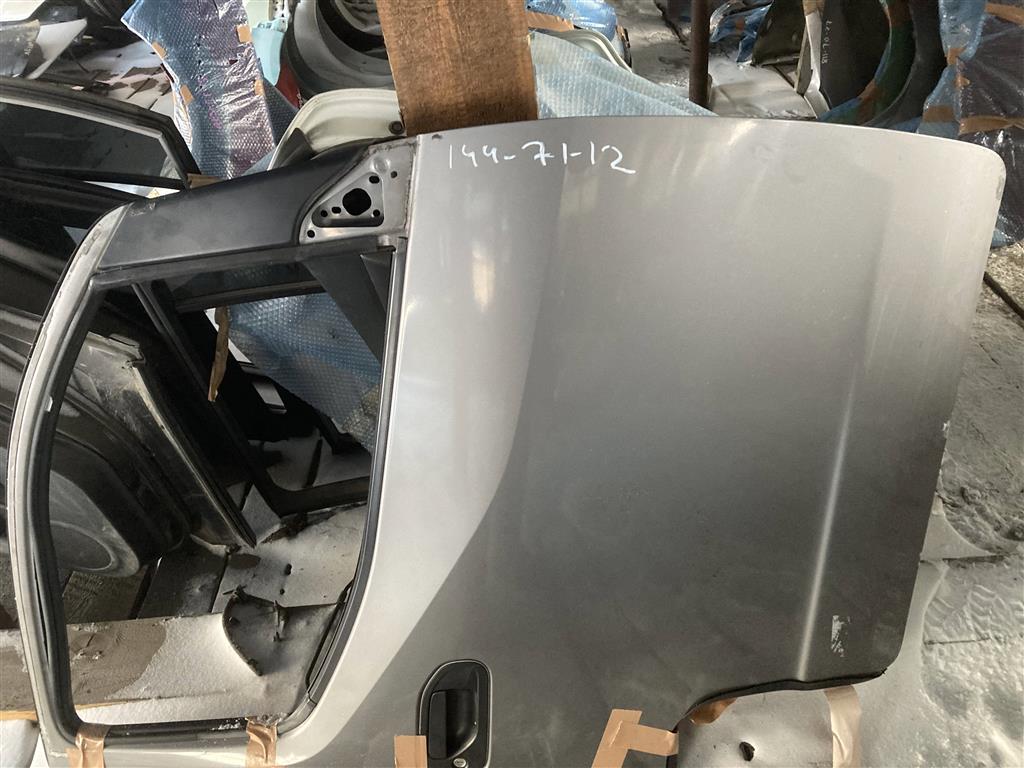 NISSAN NV200 VM20 для Дверь передняя правая