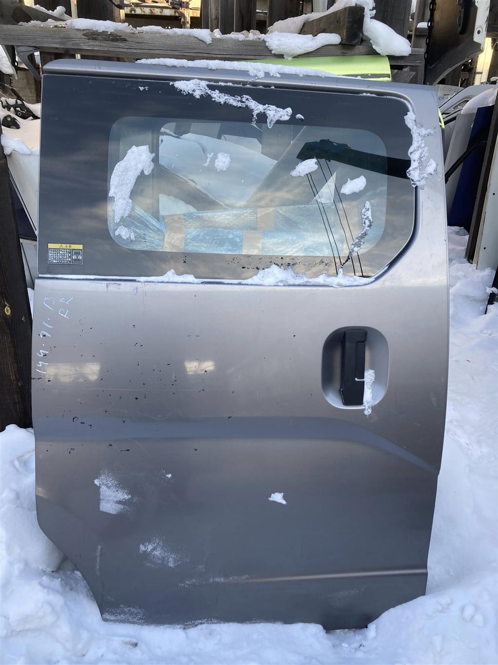 NISSAN NV200 VM20 для Дверь задняя правая