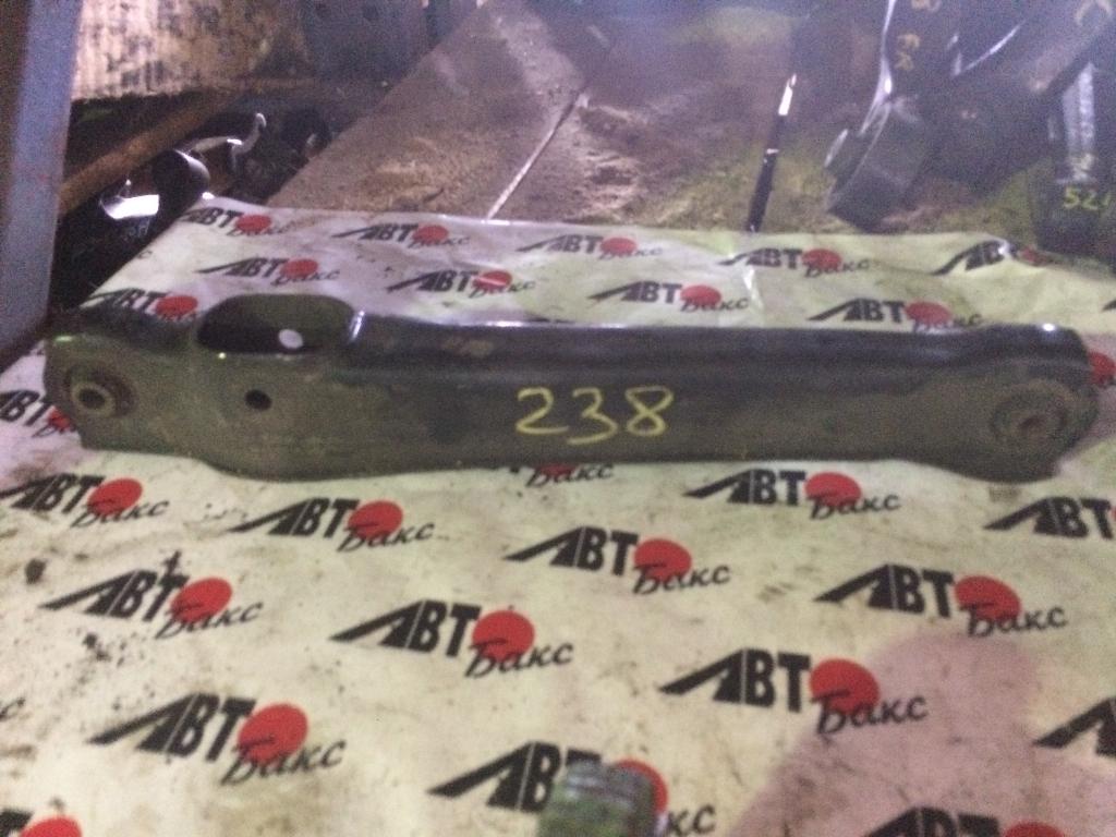 MITSUBISHI CHARIOT GRANDIS N84W/N86W/N94W/N96W для Рычаг задний нижний в сборе 