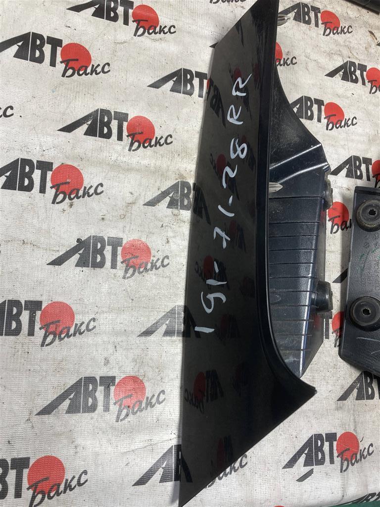 NISSAN X-TRAIL NT32 для накладка заднего фоноря правая