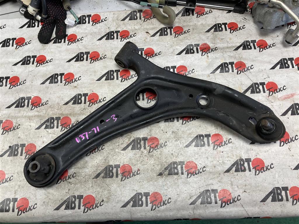 TOYOTA FUNCARGO NCP20/NCP21/NCP25 для Рычаг передний нижний правый