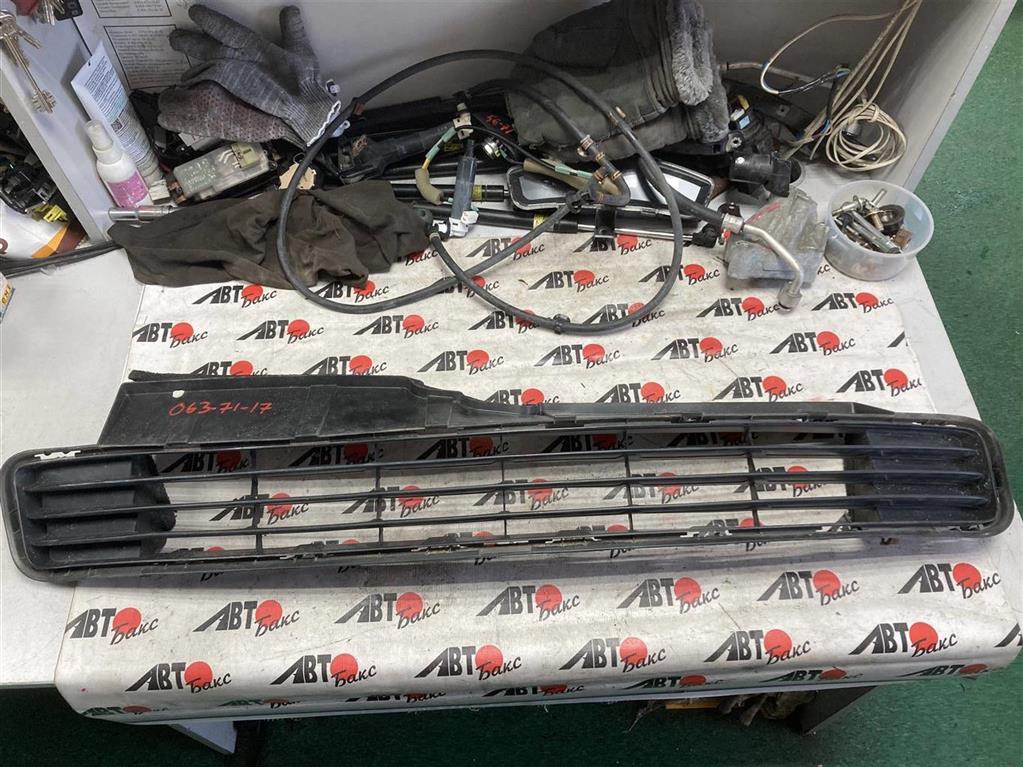 TOYOTA PRIUS ZVW30 для решетка бампера