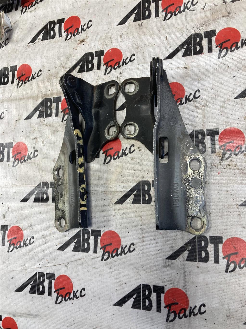 NISSAN TERRANO LR50/PR50/RR50/LVR50/TR50 для петли капота