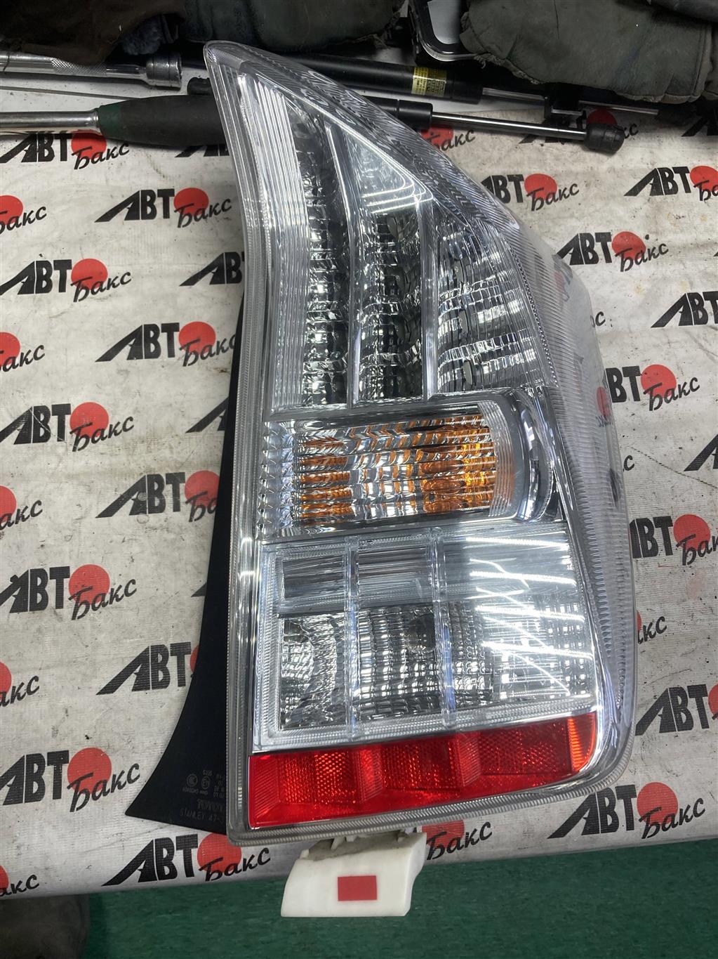 TOYOTA PRIUS ZVW30 для Фонарь задний правый
