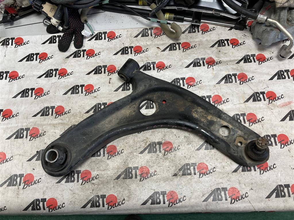 TOYOTA VITZ NSP130 для Рычаг передний нижний правый