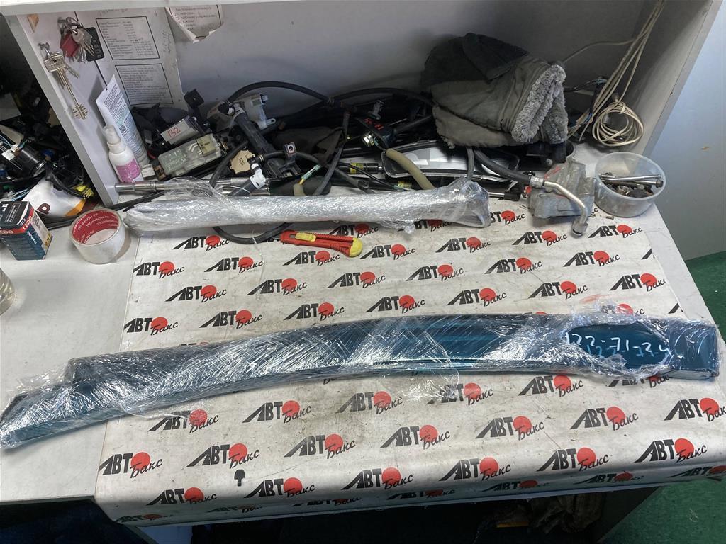 NISSAN TIIDA C11/SC11 для Ветровики комплект