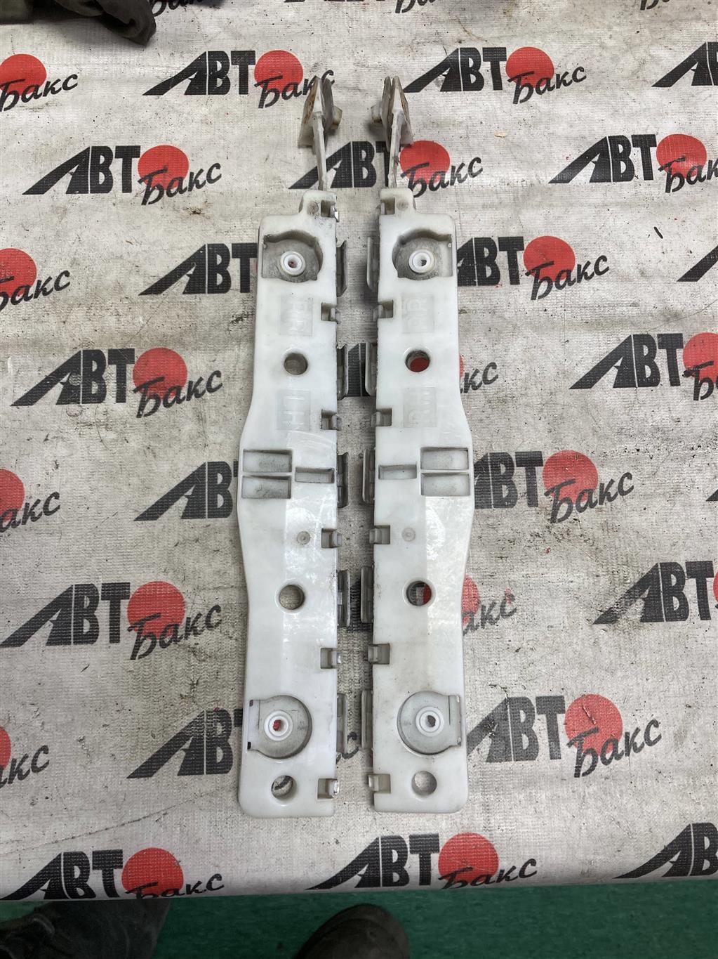 NISSAN NV200 VM20 для Крепление бампера заднее правое