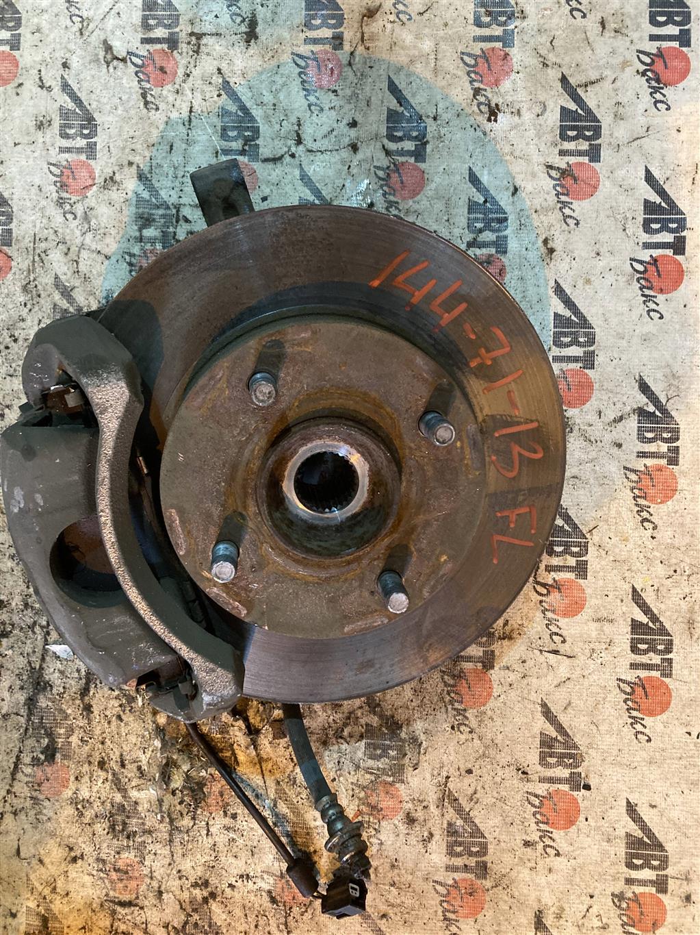 NISSAN NV200 VM20 для Ступица передняя левая