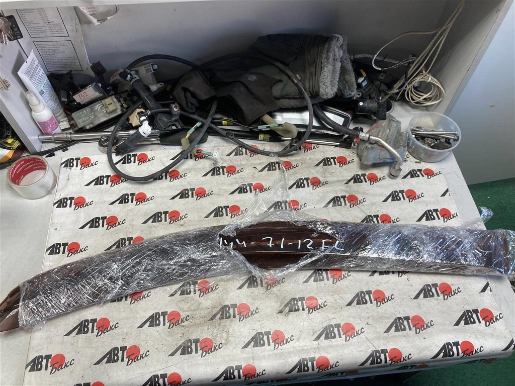 NISSAN NV200 VM20 для ветровик передний левый