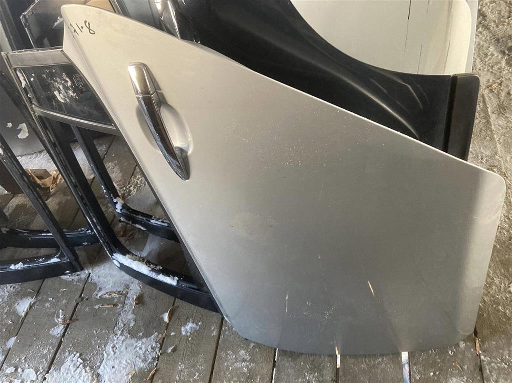 NISSAN LEAF AZE0 для Дверь задняя левая