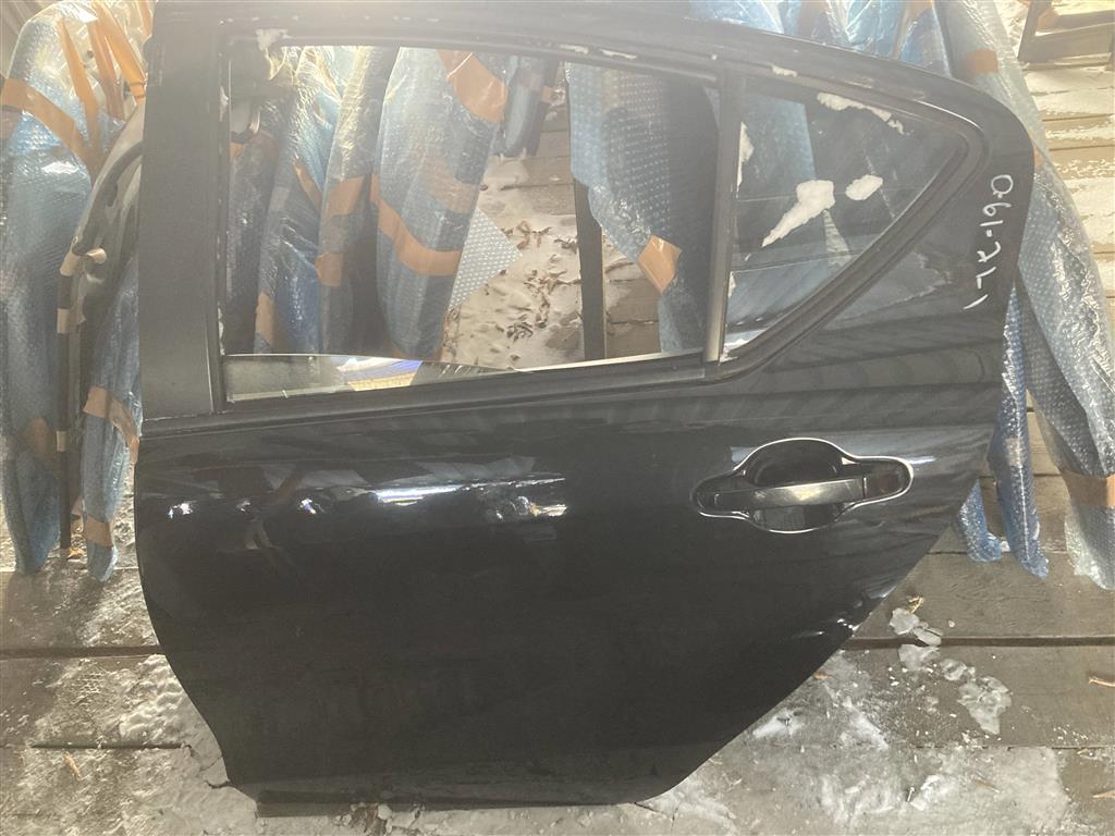 TOYOTA AQUA NHP10 для Дверь задняя левая