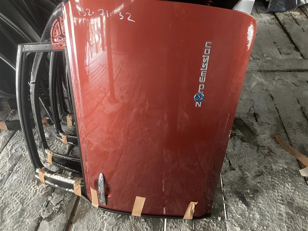 NISSAN LEAF AZE0 для Дверь передняя правая