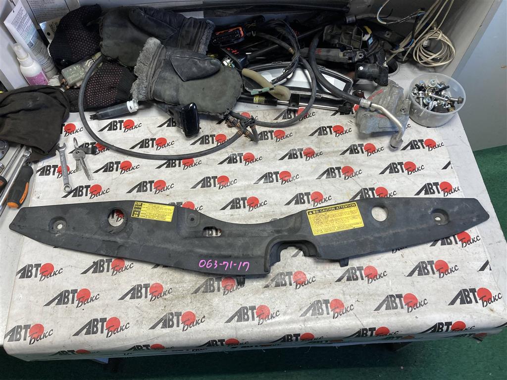 TOYOTA PRIUS ZVW30 для Защита радиатора верхняя