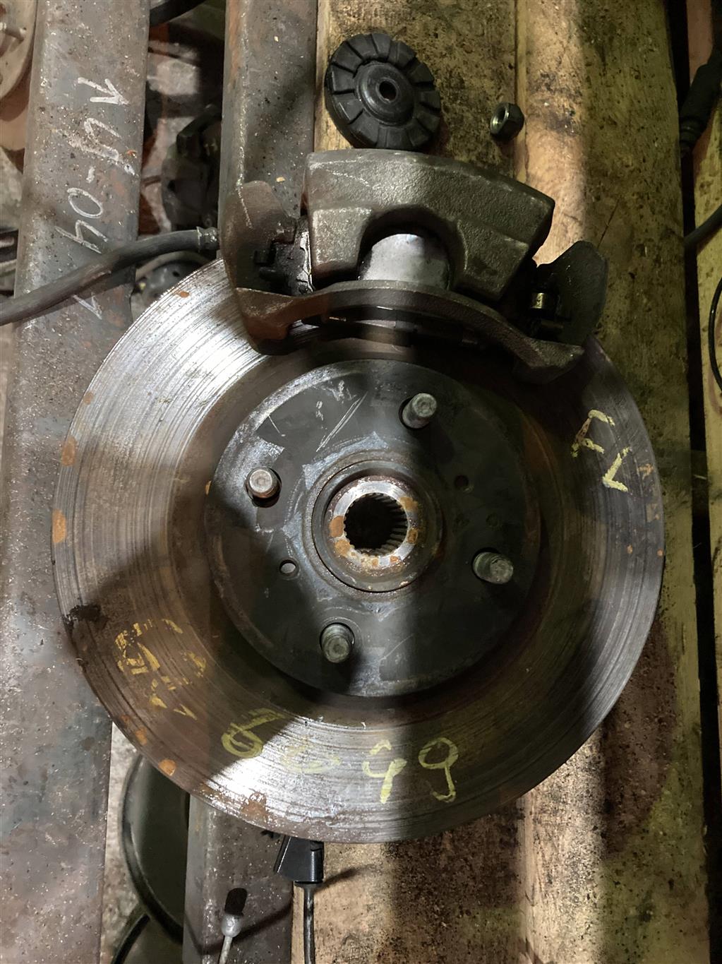 TOYOTA RACTIS NCP105/NCP100/SCP100  для Ступица передняя левая