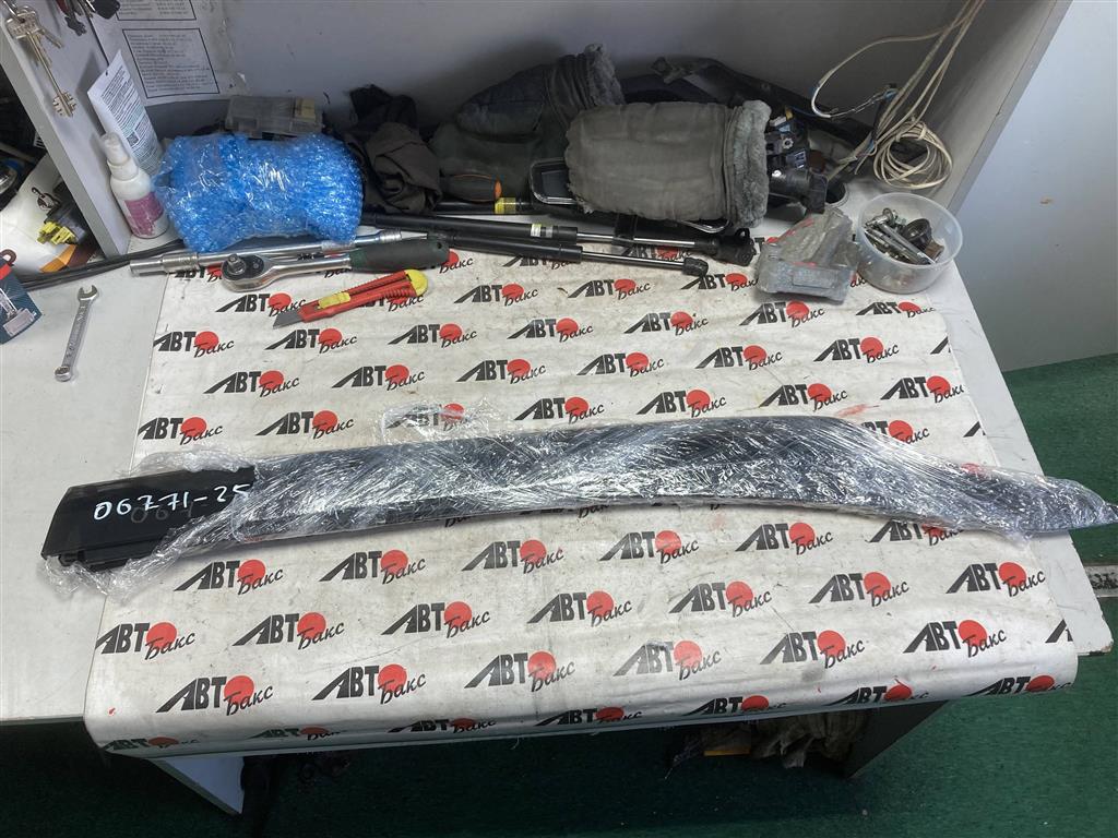 TOYOTA VITZ NSP130 для Ветровики