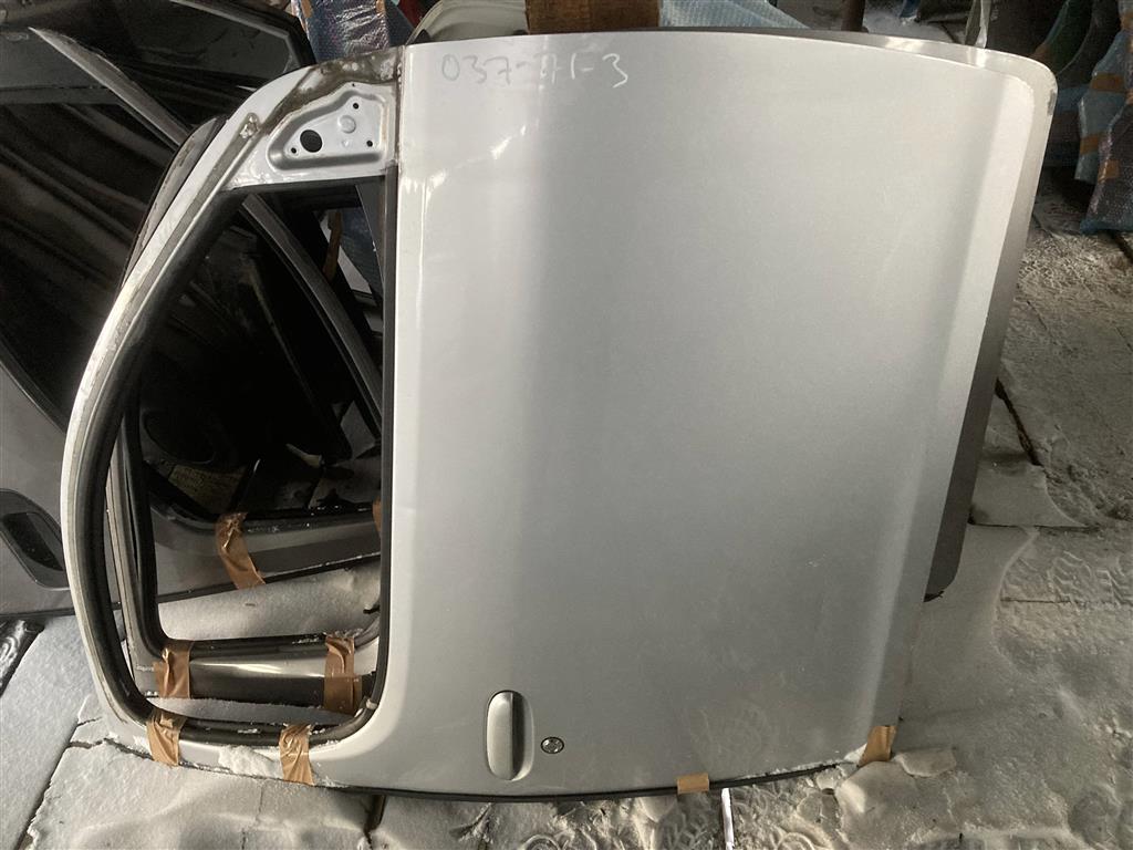 TOYOTA FUNCARGO NCP20/NCP21/NCP25 для Дверь передняя правая