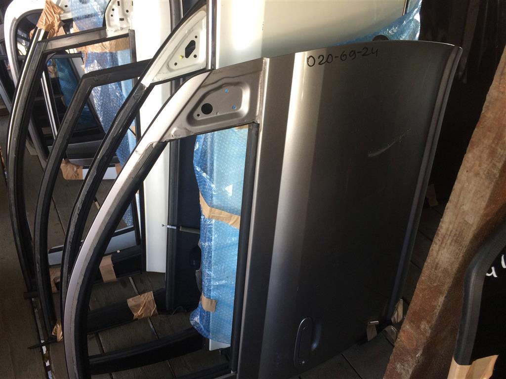 TOYOTA VITZ NCP10/NCP13/NCP15/SCP10/SCP13  для Дверь передняя правая