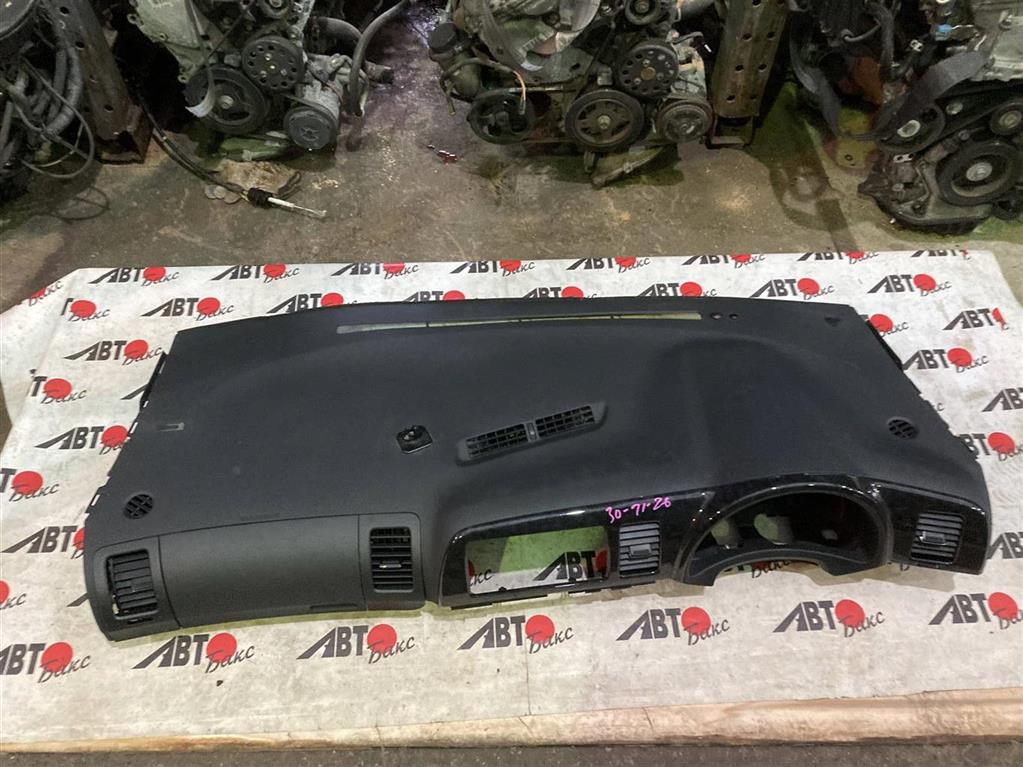 TOYOTA WISH ANE10G/ANE11W/ZNE10G/ZNE14G  для торпедо