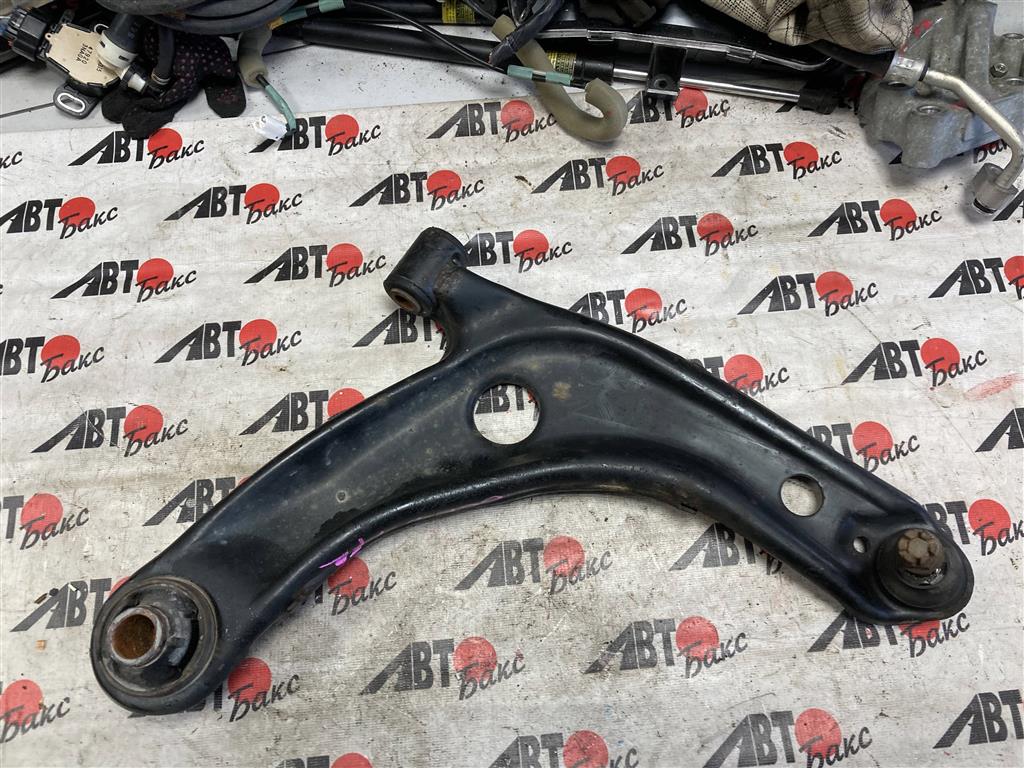 TOYOTA AQUA NHP10 для Рычаг передний нижний правый