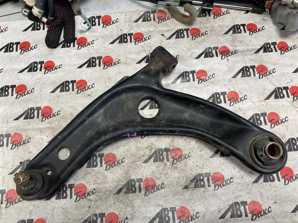 TOYOTA AQUA NHP10 для Рычаг передний нижний левый