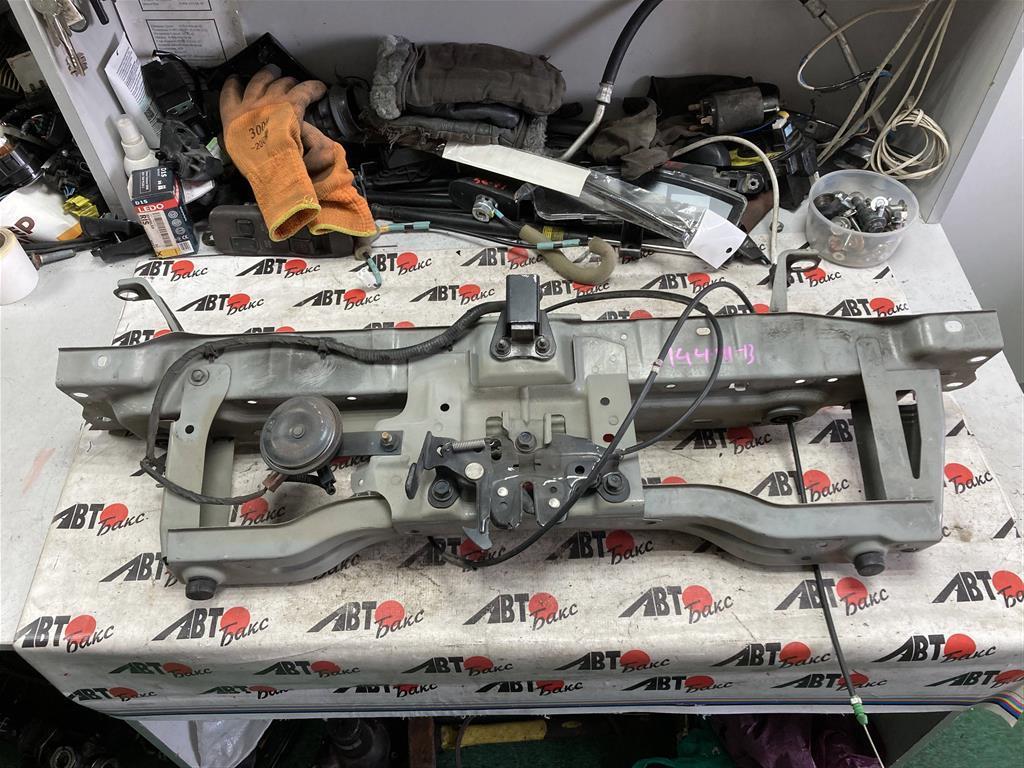 NISSAN NV200 VM20 для Верхняя планка радиатора