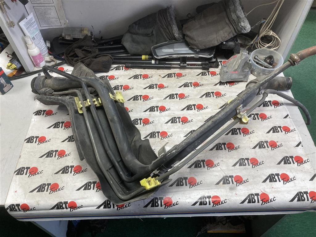 TOYOTA PRIUS ZVW30 для Горловина топливного бака