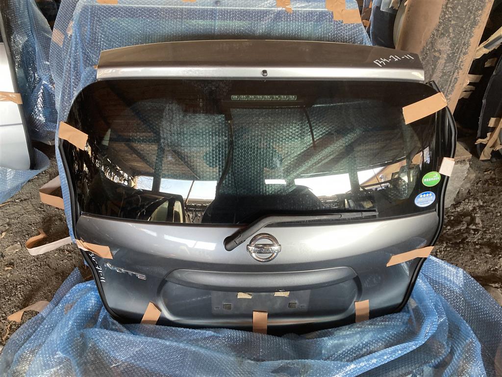 NISSAN NOTE E12/HE12/NE12/SNE12 для Дверь задка