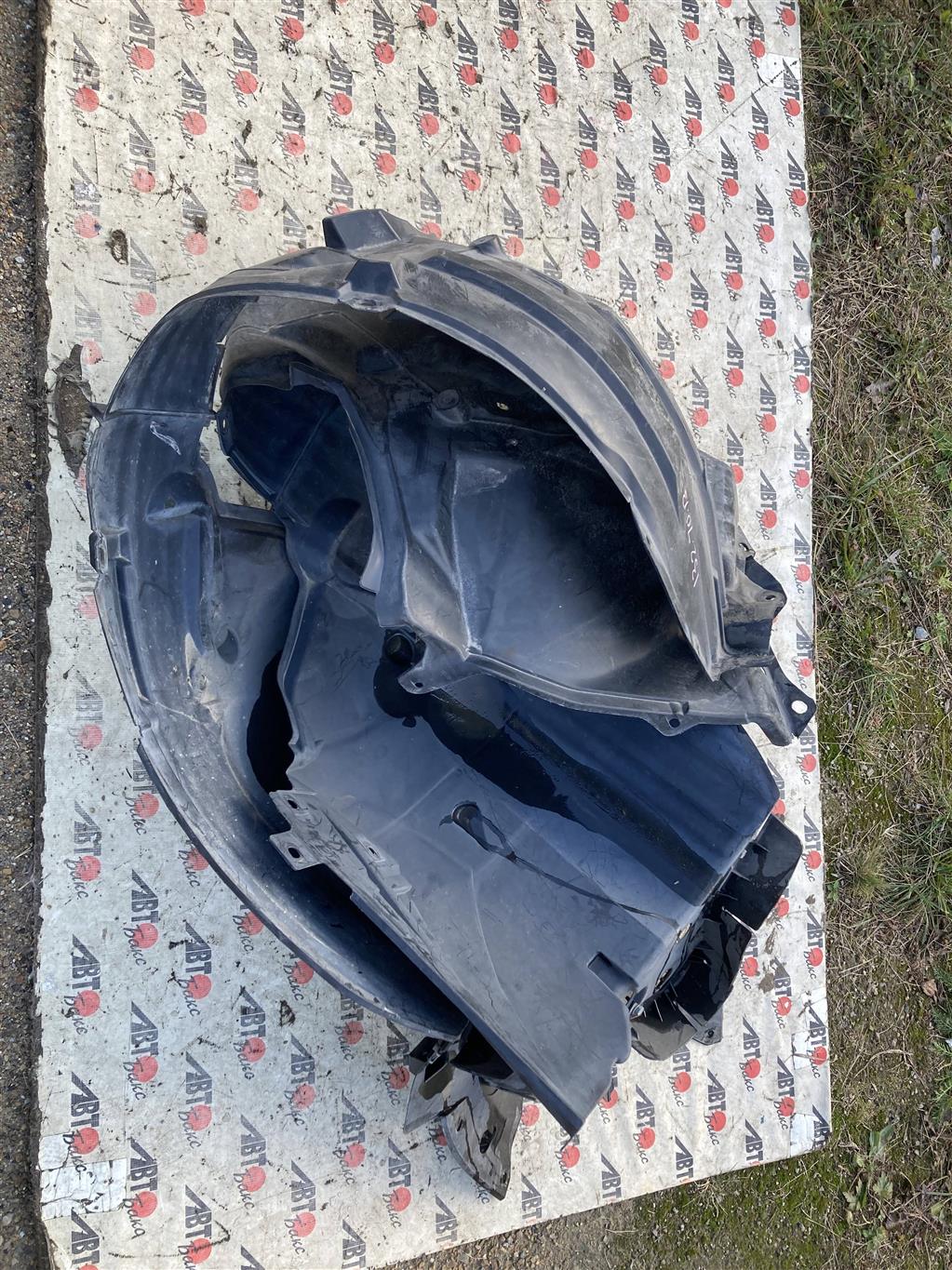 NISSAN LEAF AZE0 для Подкрылок передний левый