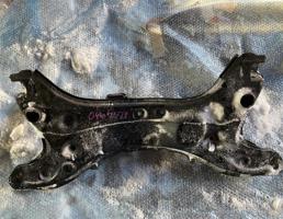 балка передняя для TOYOTA SIENTA NCP81G/NCP85G  запчасти бу