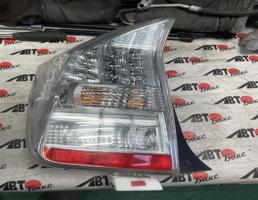 Фонарь задний левый для TOYOTA PRIUS ZVW30  запчасти бу