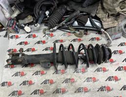 Стойка передняя правая для TOYOTA AQUA NHP10  запчасти бу