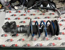 Стойка передняя левая для TOYOTA PRIUS ZVW30  запчасти бу