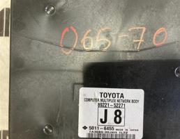 блок предохранителей для TOYOTA RACTIS NCP120  запчасти бу