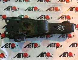 Рычаг передний нижний правый для TOYOTA HIACE LH119  запчасти бу