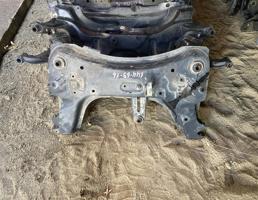 балка передняя для NISSAN NV200 VM20  запчасти бу