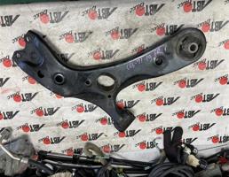 Рычаг передний нижний правый для TOYOTA PRIUS ZVW30  запчасти бу