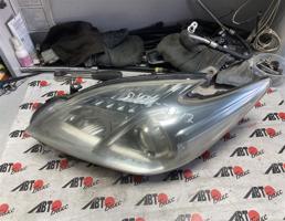 Фара передняя левая для TOYOTA PRIUS ZVW30  запчасти бу