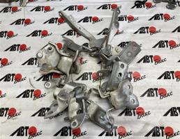 набор петель для TOYOTA FUNCARGO NCP20/NCP21/NCP25  запчасти бу