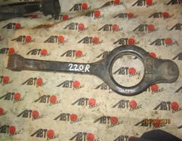 Рычаг задний нижний правый для MITSUBISHI DIAMANTE F12A/F13A/F15A/F17A/F25A/F27A  запчасти бу