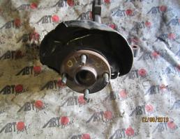 Ступица передняя правая для TOYOTA LEVIN AE110/AE111  запчасти бу