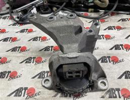 Подушка двигателя для NISSAN X-TRAIL NT32  запчасти бу