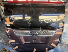 Дверь задка для TOYOTA ROOMY M900A  запчасти бу
