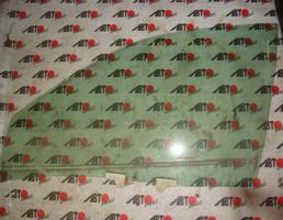 Стекло двери передней левой для NISSAN CEFIRO A33/PA33  запчасти бу