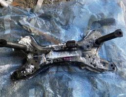 балка передняя для TOYOTA RAUM NCA25/NCZ20/NCZ25  запчасти бу