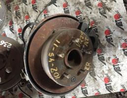 Ступица задняя правая для NISSAN CEDRIC ENY34/HY34/MY34  запчасти бу