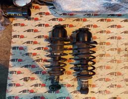 Стойка задняя правая для TOYOTA PRIUS NHW20  запчасти бу