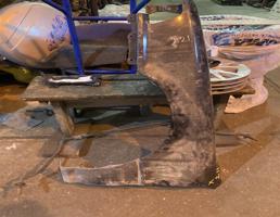 Крыло переднее левое для MITSUBISHI GALANT 1988  запчасти бу