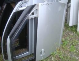 Дверь передняя правая для SUZUKI SWIFT ZC11S  запчасти бу