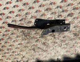 Рычаг передний нижний левый для NISSAN CARAVAN VRMGE24/E24  запчасти бу