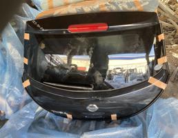 Дверь задка для NISSAN TIIDA C11/SC11  запчасти бу